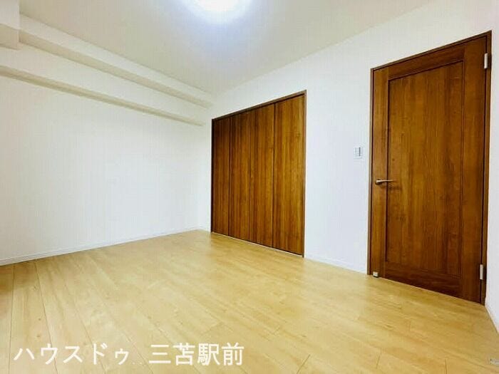 《約5.0帖洋室》
WICが付いており、収納も充実!お部屋もスッキリと片付きます♪