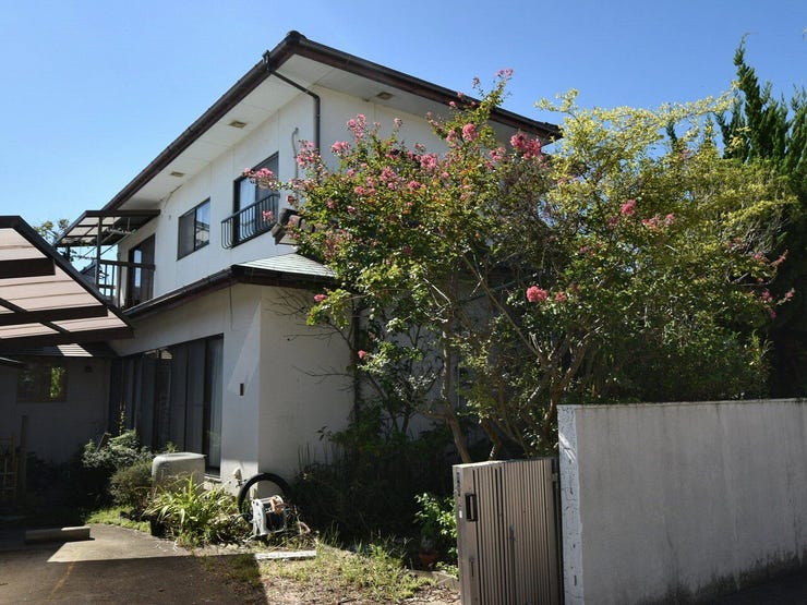 外観を南東側より撮影