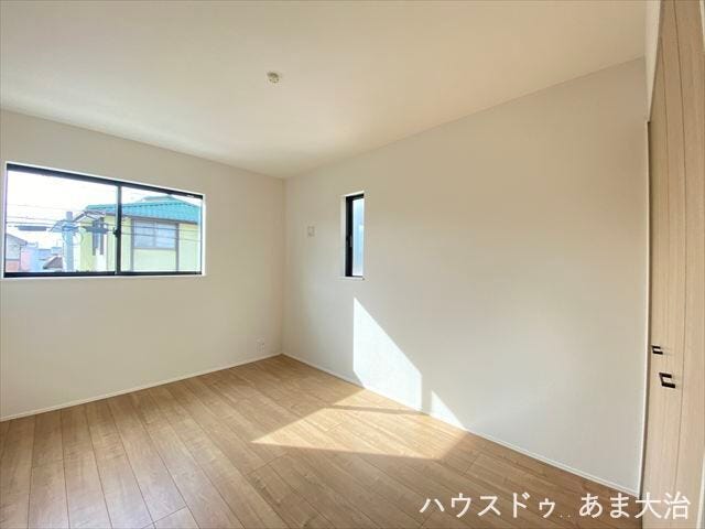 6.5帖洋室:2階には3部屋の洋室を設けています。将来お子様が増えても安心の部屋数ですね。