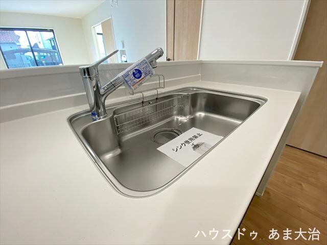 大型シンクで深型の小名間部もしっかり洗えます。