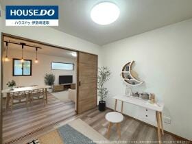 【横尾材木店】建物プラン例
建物総額1998万円
建物面積104.56㎡
他立地条件により別途工事費用が発生する場合がございます
またご要望に応じたプラン作成も可能となります