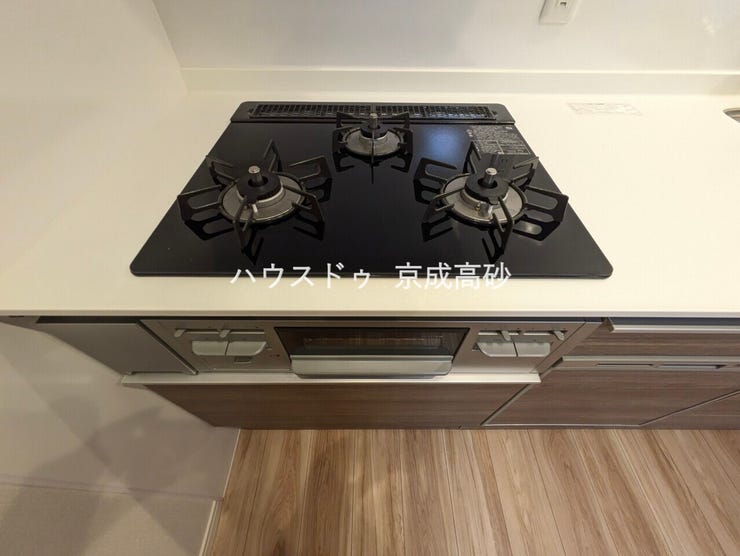 キッチンは3口コンロです。