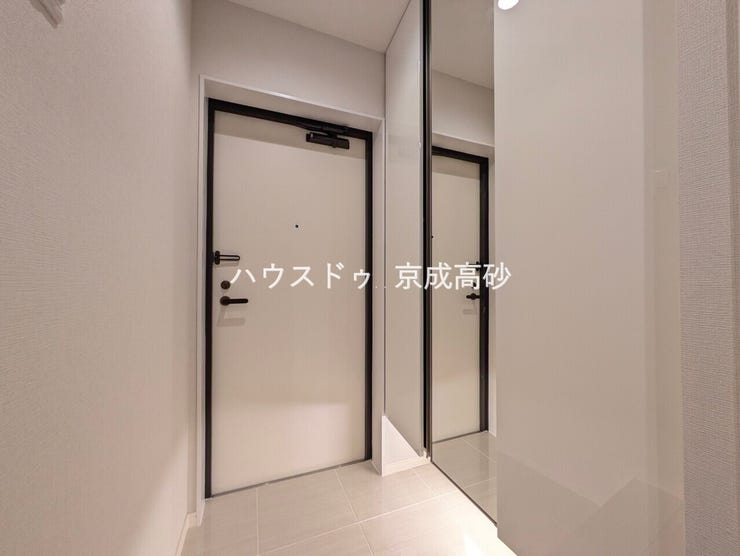 お家に出会う人々を出迎える玄関だからこそ、広々清潔感あふれる空間にしたいですね!