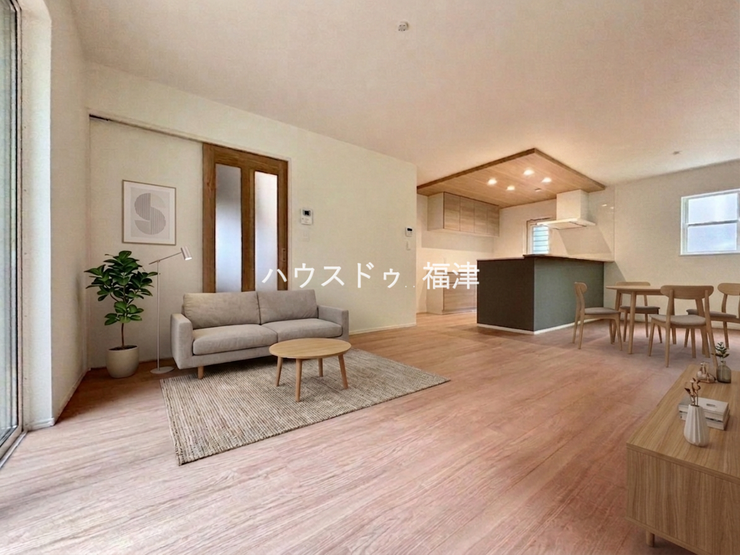 【リビング】
リビングの窓計2箇所はシャッター付き!
夏は涼しく、冬は暖かくお過ごしいただけます♪
※家具はCGで配置しております。
《福津市福間南3丁目 新築戸建て》