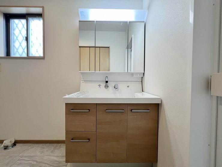 収納スペース充実の洗面化粧台♪