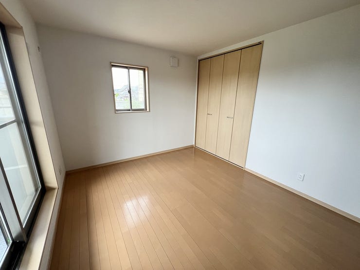 寝室や子供部屋としても使用できる洋室♪