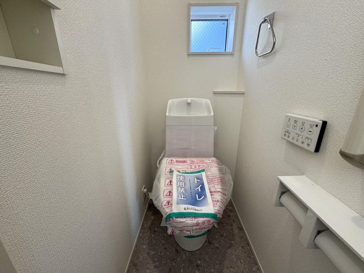 1階・2階にトイレがあり、忙しい朝や来客時にも便利で、快適にお使いいただけます。