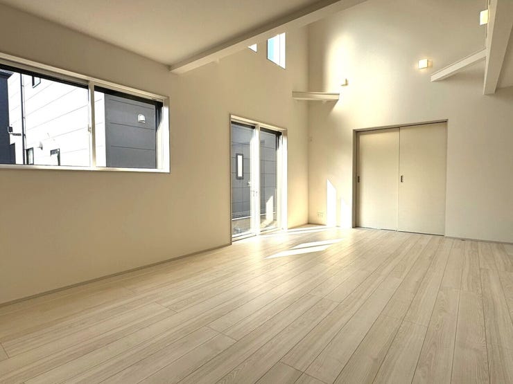 日当たりの良いLDKです。お家に帰ればご家族の顔が見える素敵な空間です。ご家族との楽しいひと時をお過ごし頂けます。