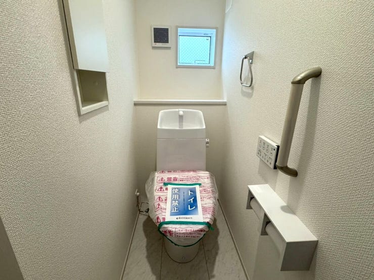 温水洗浄便座完備。手洗い付きで衛生的