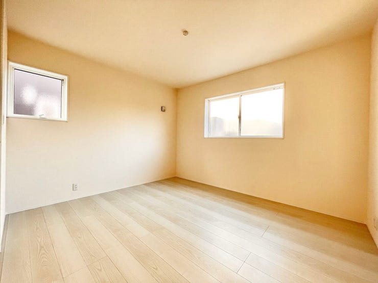 5.44帖洋室
2面採光で日当たり・通風良好です!