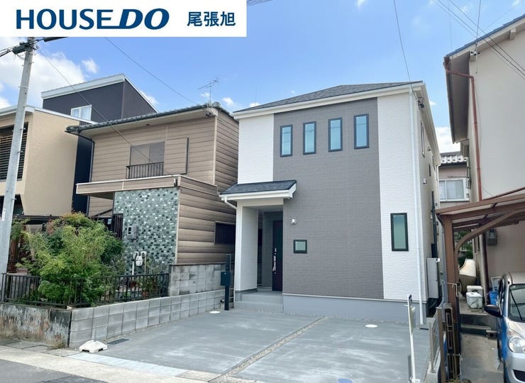 【駐車2台可能】車を2台所有している方には嬉しい、駐車スペースがしっかり確保された物件。来客時にも余裕を持って駐車できるため、家族や友人との時間ももっと楽しくなります。暮らしにゆとりが生まれますね。