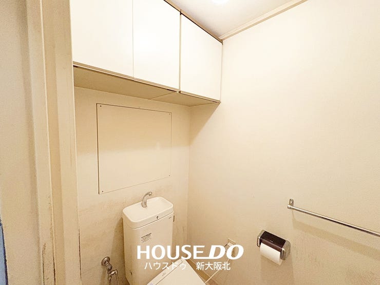 ■トイレにも嬉しい収納付き!
■扉がついているのでトイレットペーパーのストックや掃除道具などもスッキリ収納できます!