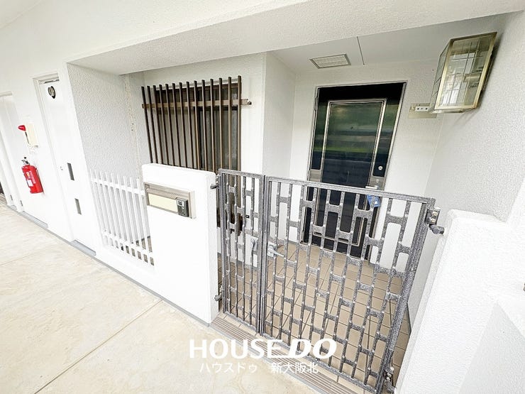 ■角部屋のため、プライベート感があり独立性のある玄関ポーチです!