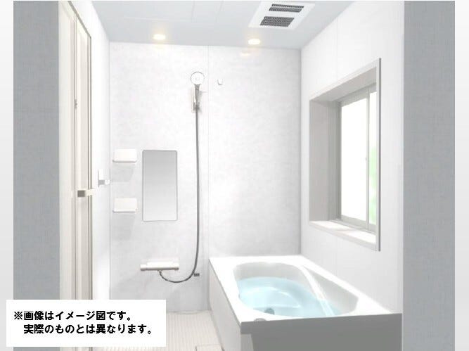 スイッチ付シャワーヘッドで節水。マグネットアイテムを使って浮かせる収納も可能なLIXIL製ユニットバスを採用!足元が冷ヤッとしない床もポイントです!