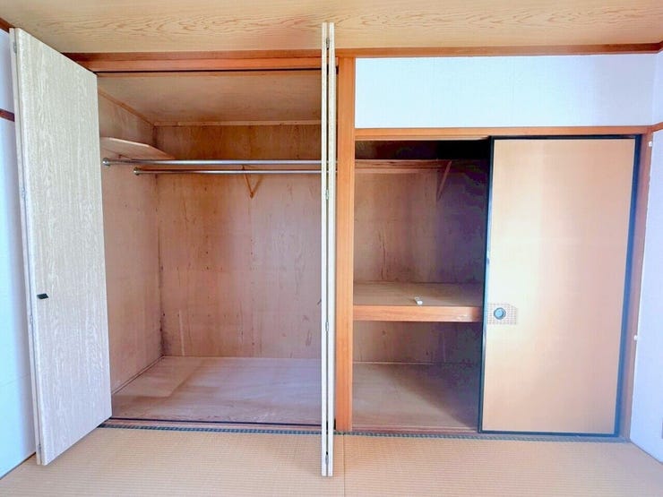 ゆとりのある収納スペースでお部屋をすっきりと出来ます。