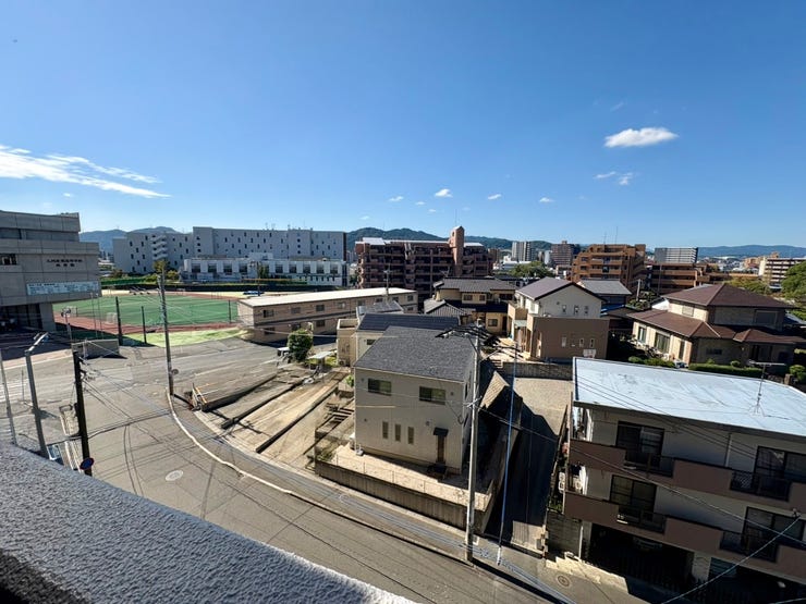 南西向き5階なので日当たり・眺望・通風・採光良好です。