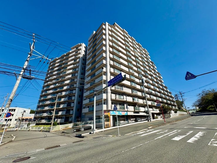 リノベーション済み物件
【内容】システムキッチン・ユニットバス・洗面化粧台・トイレ・建具・クロス全室貼替・床材貼替・ハウスクリーニング