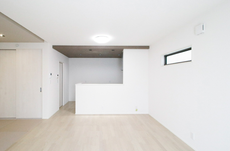 リビングとダイニングをゾーニングしやすい縦長のLDK♪