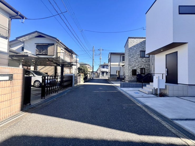 周辺にはスーパー、ホームセンター等々ありますので不便は感じません!