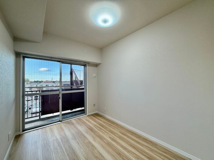 〈4.5帖〉木のぬくもりがやさしいフローリングが安心感をかもしだします