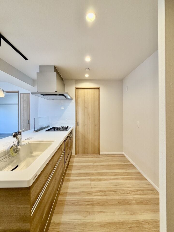 スライドドアの奥は洗面所♪動線が良く、家事が捗ります♪