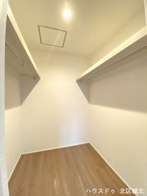 見せない収納”で暮らしに余白を。嬉しいウォークインクローゼット完備。