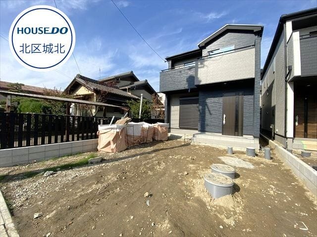 【外観】
北名古屋市立栗島小学校、北名古屋市立天神中学校のエリアとなります。
4LDKの間取り、2台駐車可能です。
