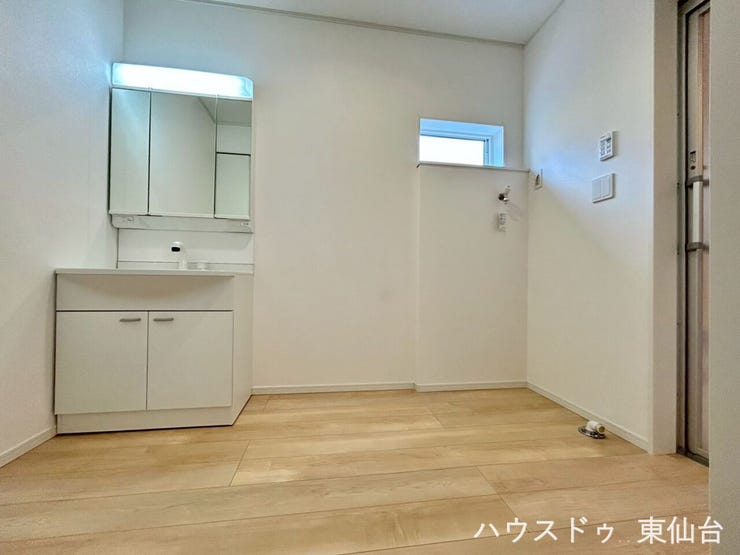 清潔感と機能性を兼ね備えた、使いやすい洗面空間