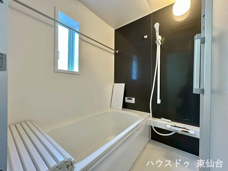 広々ゆったりとしたバスタブで一日の疲れも癒されます