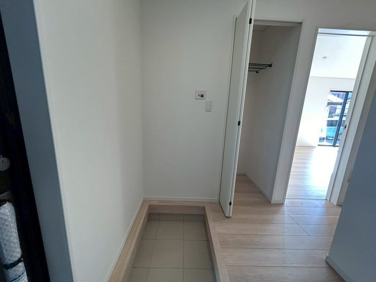 玄関にあ下足箱以外にも収納!