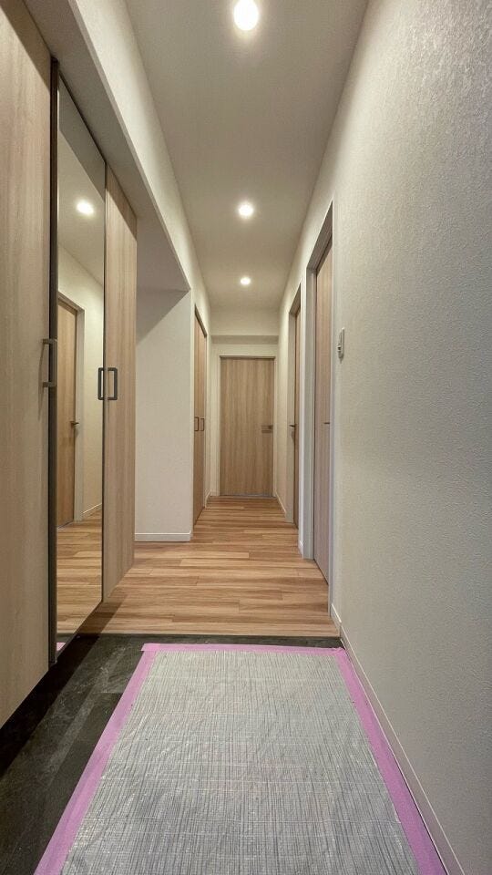 広々とした玄関ホールは来訪者の印象グッド!ゆとりのある空間は心も豊かにしてくれます♪