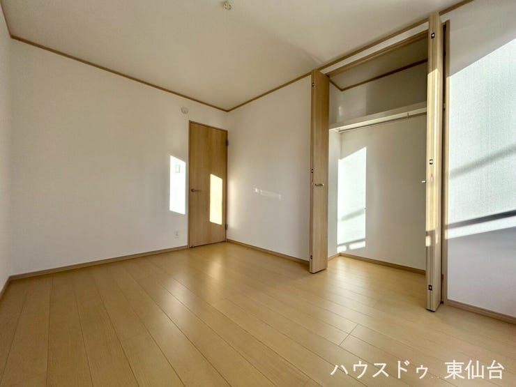 主寝室や子供部屋、書斎としても使える自由度の高い設計です。