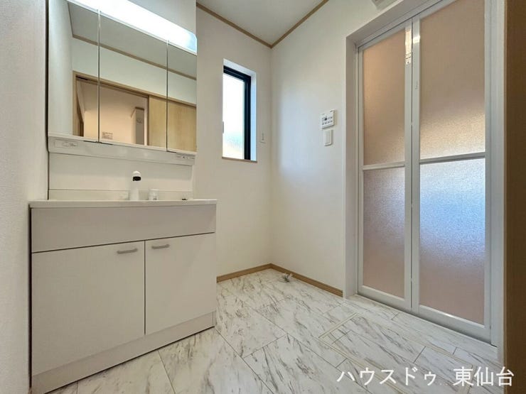 清潔感と機能性を兼ね備えた、使いやすい洗面空間