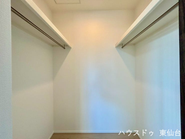 クロゼットの中です♪衣替えはラクラク済ませそうです♪