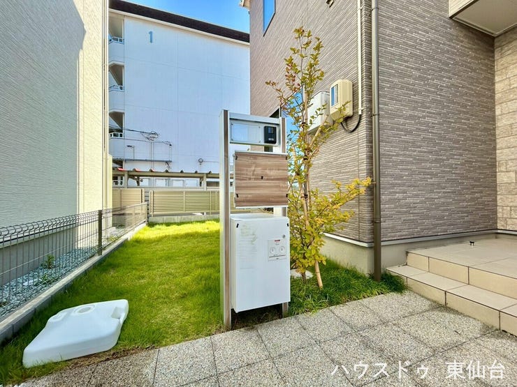 機能美を感じさせるポストと宅配ボックスがありました♪