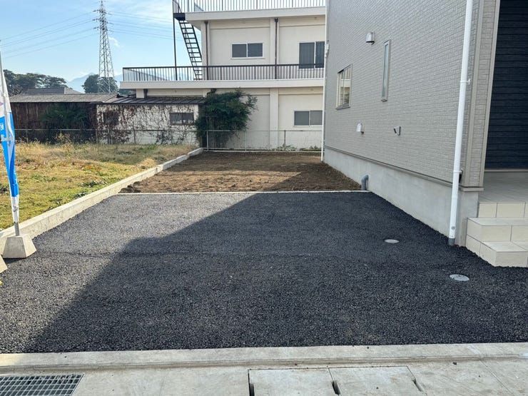 駐車スペースには4台駐車できます♪(山梨市下石森 新築建売住宅)