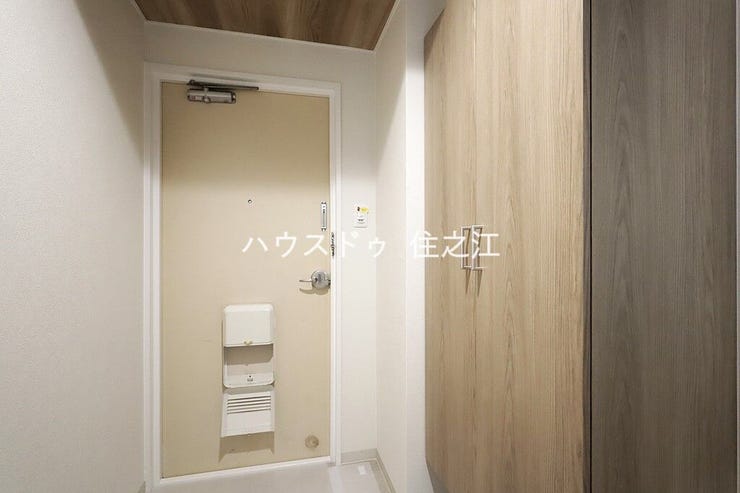 便利な玄関横に収納ございます