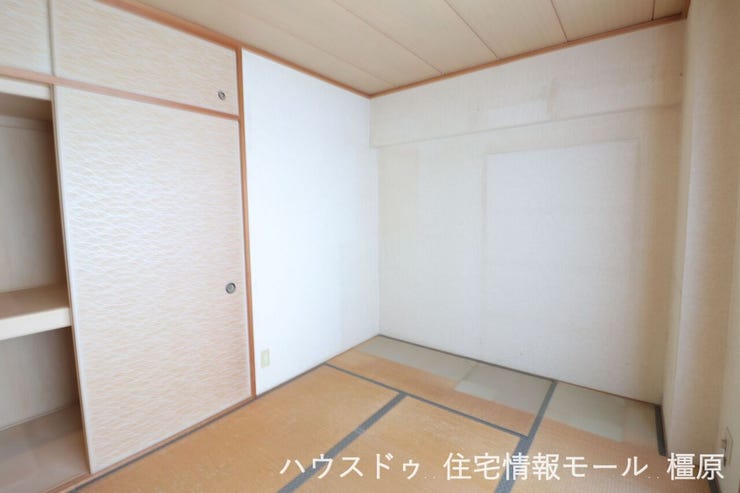 入居前に畳表替やふすまの貼替をされてはいかがでしょうか?リフォームのお見積りから施工まで弊社専任の担当者が承る事も可能です