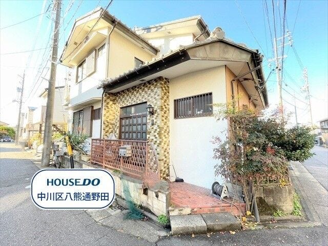 【外観】
【大山町エリア】建築条件なしの売土地になります。
名古屋市名港線/六番町駅まで徒歩17分
名古屋市立八幡小学校まで徒歩18分(約1410m)
名古屋市立八幡中学校まで徒歩15分(約1140m)