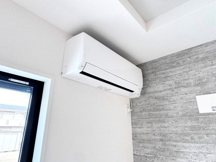 ◎リビングエアコン(11/6撮影)
リビング内にはエアコン設置済み◎
すぐに使えるのであると嬉しい1台です♪