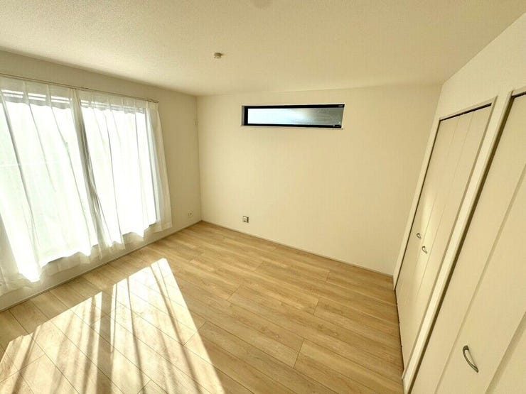 【Bedroom】ナチュラルな内装で、リラックスできる空間。寝室や書斎にも最適です。