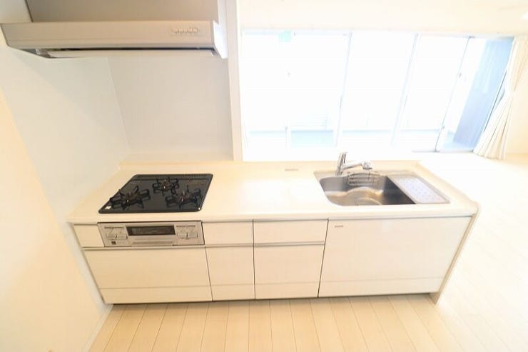 キッチン下も収納スペース多くて便利