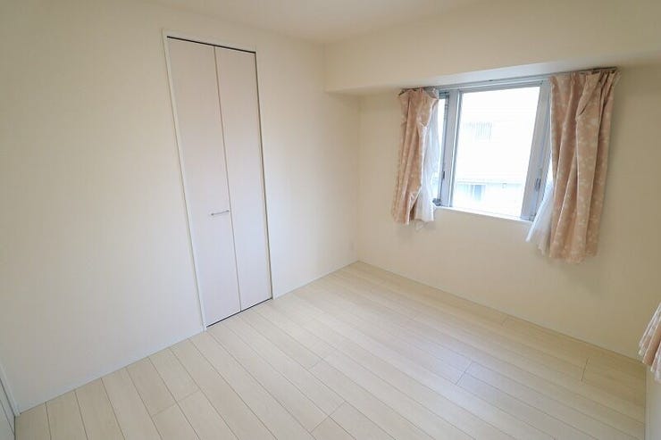 日当たりが良いのでお昼は電気が要らない