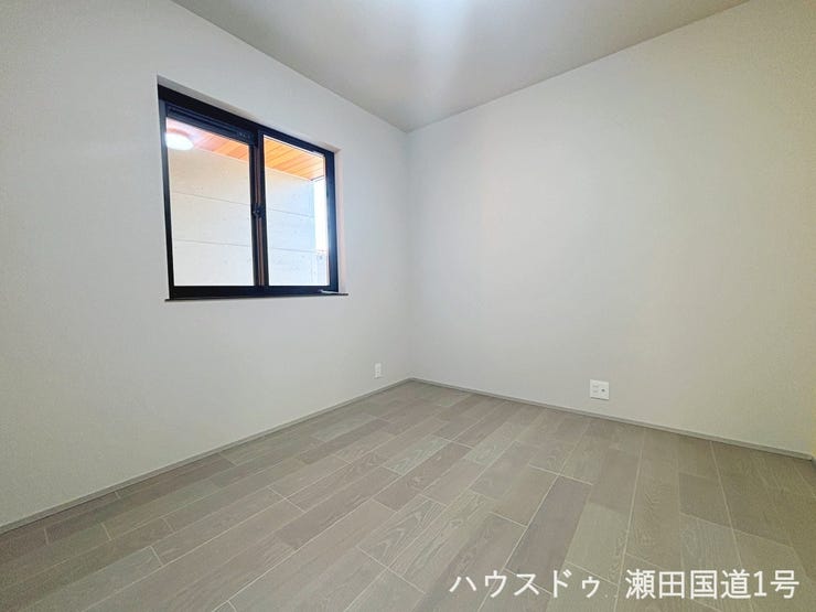 2F西側 5.2帖洋室です。