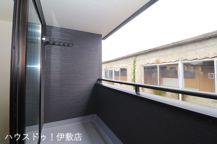 東餅田 新築戸建 【バルコニー】
インナーバルコニーで急な雨にも安心です！