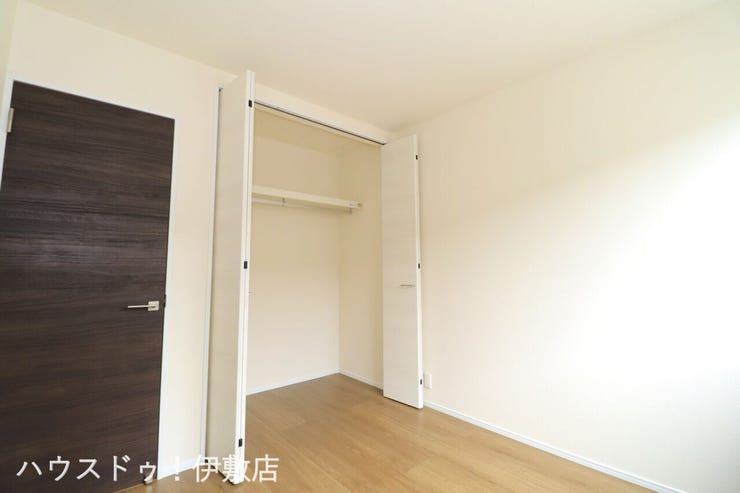 東餅田 新築戸建 【2F洋室4.5帖】
クローゼット付！お部屋を広く使用できます