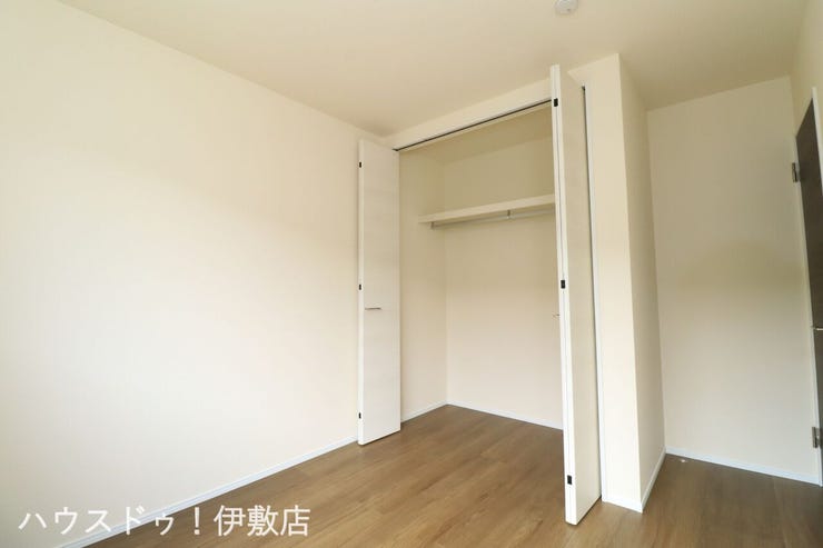 東餅田 新築戸建 【2F洋室5帖】
2階に部屋が4部屋あり、一人の時間も確保しやすい間取り