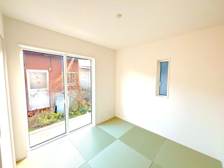 畳の部屋は、客間、寝室、食事スペースなど、用途に合わせて簡単に使い分けることができます。