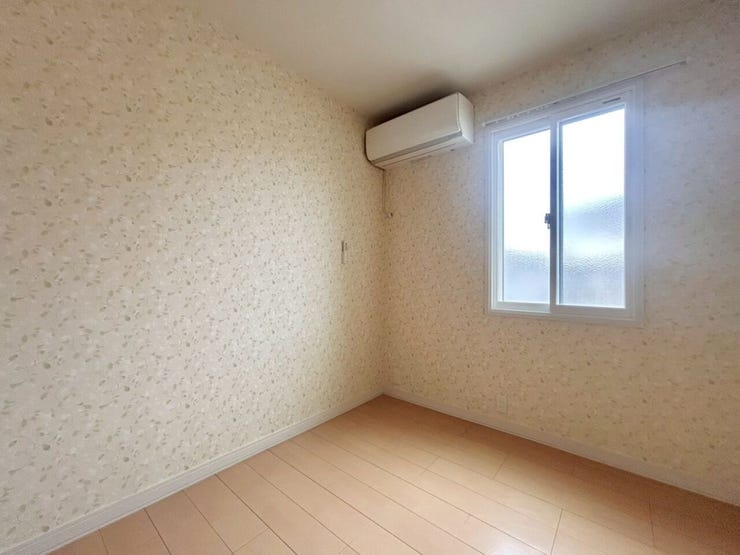 窓からの光が明るい!快適に過ごせるプライベート空間!