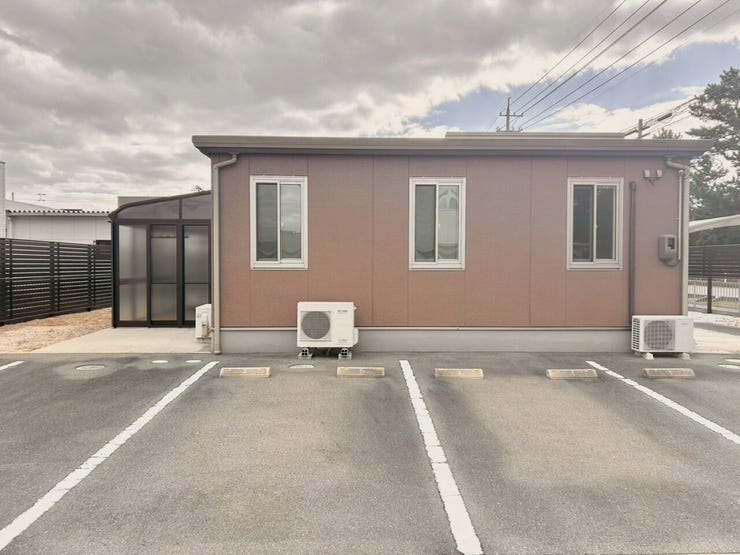 駐車場のラインが引かれていて、駐車しやすい設計!